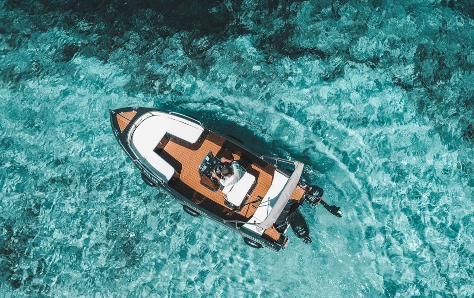 mira-suites-rent-boat